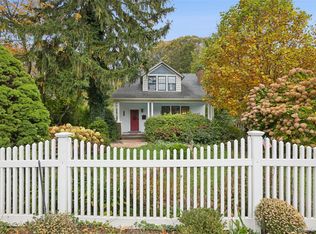 105 Soundview Rd, Huntington, NY 11743