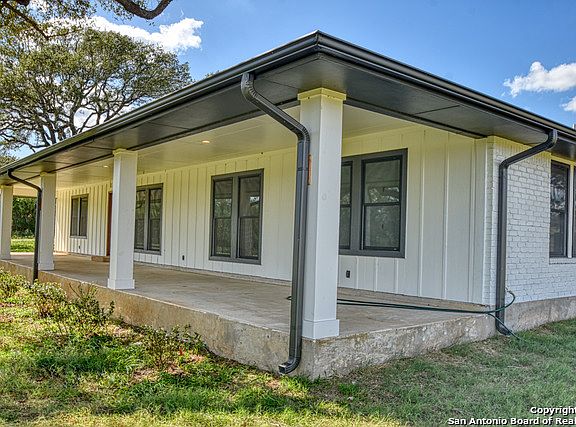3rd image of 3145 County Road 401