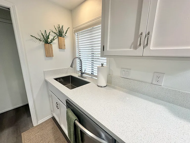 SW Summer Lake Dr — Photo 6