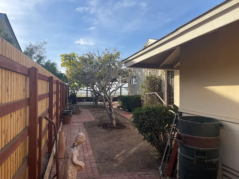 2236 Penrose St — Photo 15