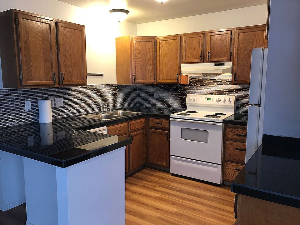 2nd image of 653 W Fairview Ave