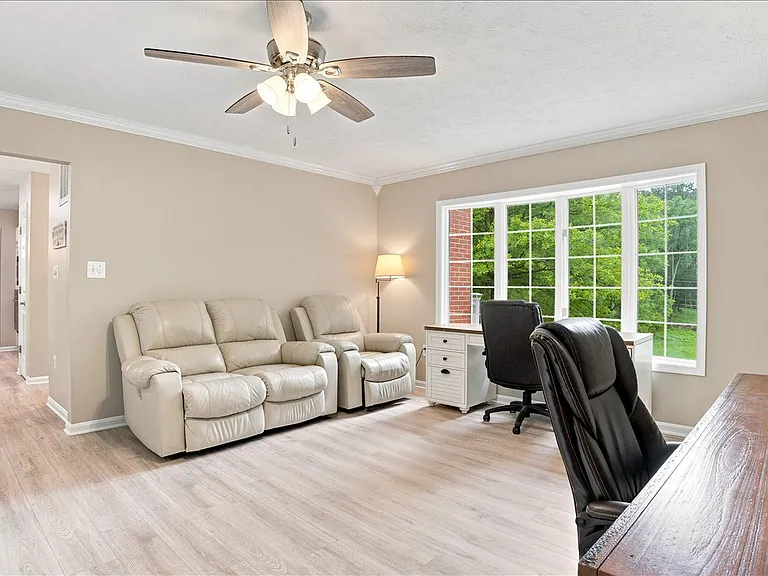 111 Launchris Dr — Photo 55