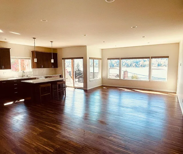 2 bed, 1200 sqft, $2,500 — Photo 2