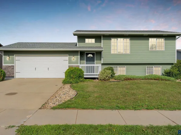 511 Kia Dr, Hartford, SD 57033