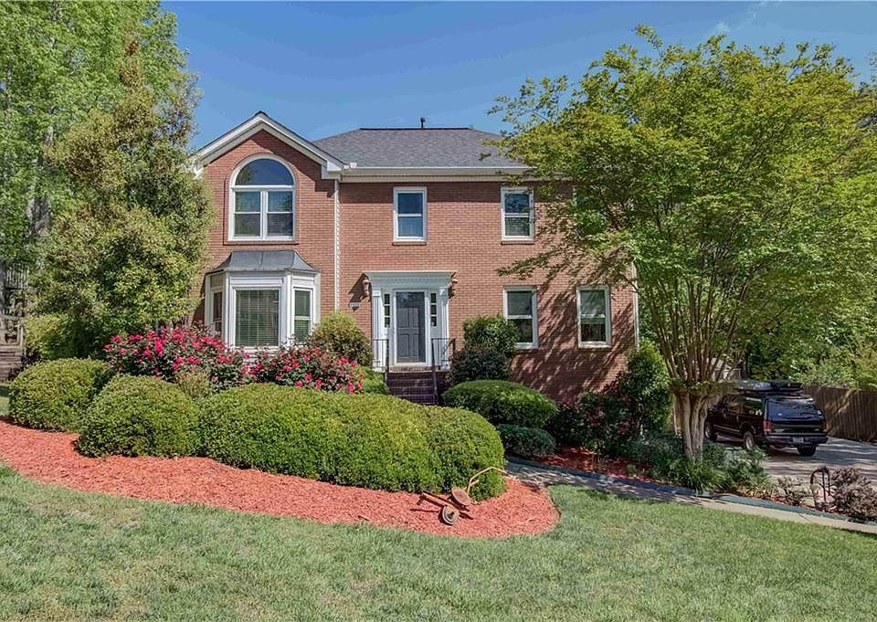 1st image of 4133 Brasher Dr NE