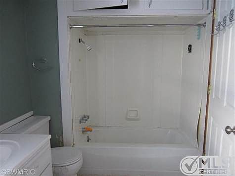 5th image of 849 S Nicholas Ave