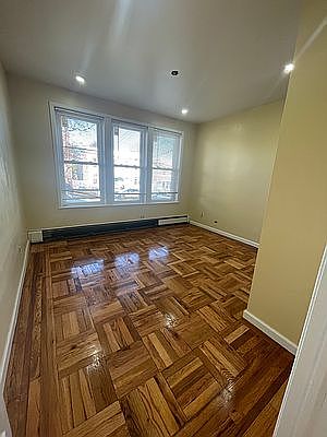 2nd image of 2972 Lawton Ave Floor 1