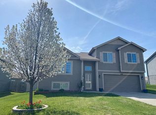 8810 S 68th St, Papillion, NE 68133