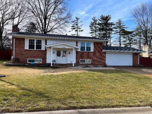 1136 Sagebrush Trl, Ballwin, MO 63011