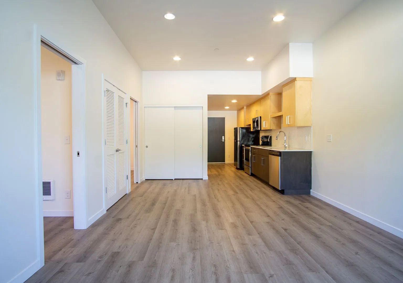 Top Floor John's Landing-Modern, Spacious 2Bdr Ready Soon! — Photo 2