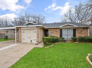 2214 Foxcroft Ln, Arlington, TX 76014