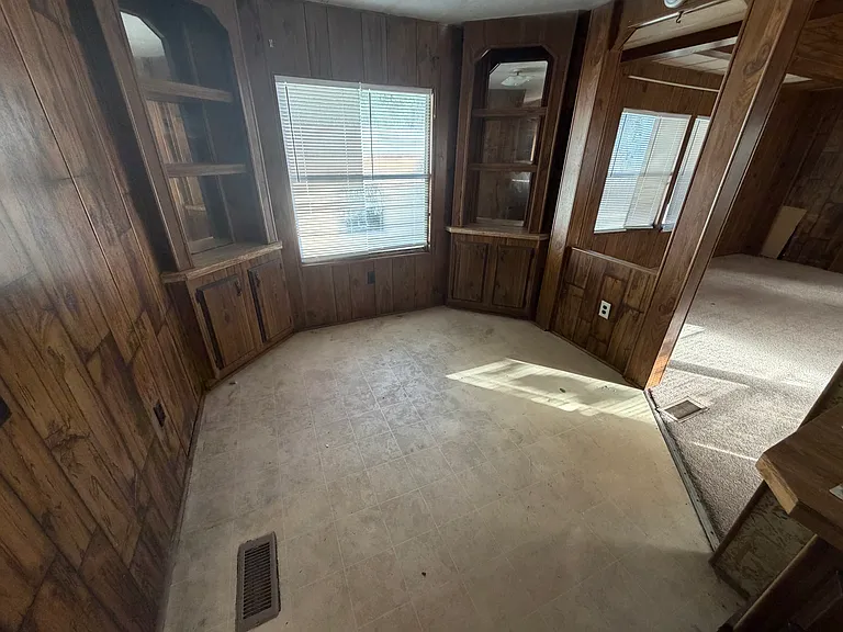 208 Courtney Ln #23 — Photo 3