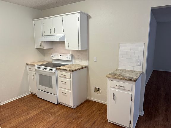 3rd image of 1349 Sewell St