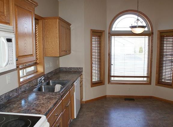 3rd image of 1218 Hidden Creek Blvd