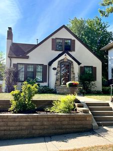 1242 Stanford Ave, Saint Paul, MN, 55105