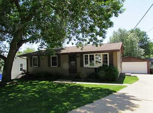 3051 Circle Dr NE, Cedar Rapids, IA 52402