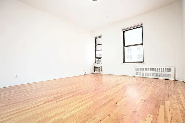 Rented by Urbane Brokerage | media 7