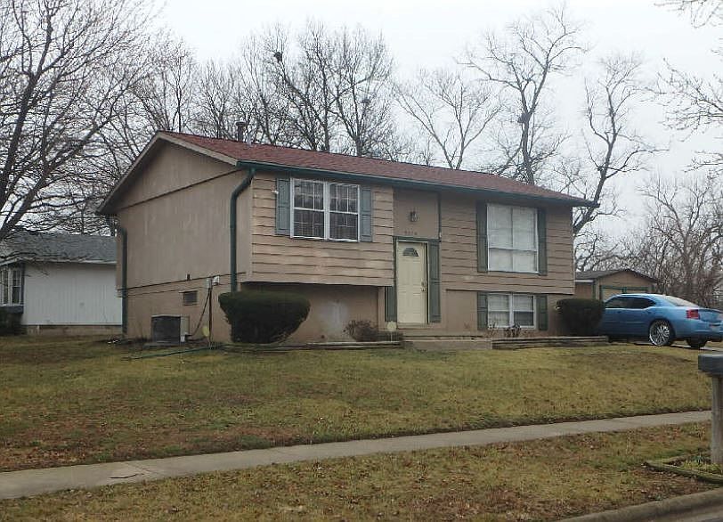 1st image of 5728 N Wacker Dr