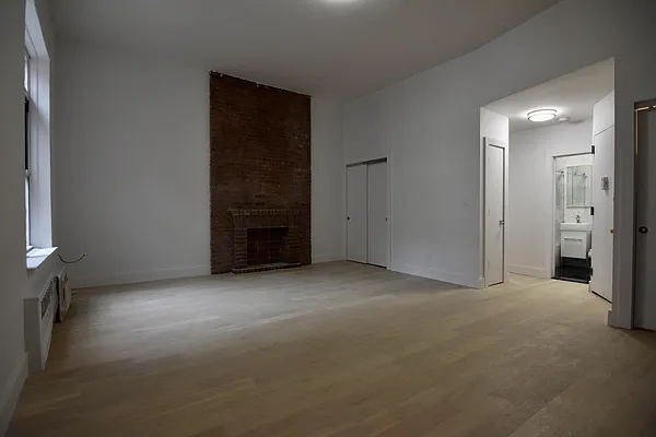 Rented by Bohemia Realty Group | media 7