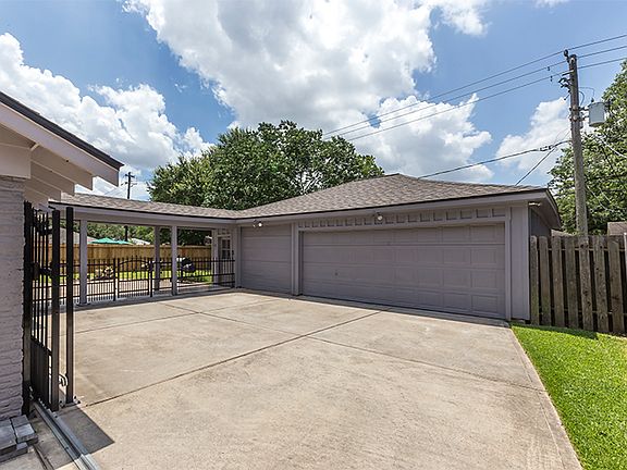 3 car garage