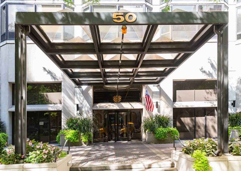 1st image of 50 E Bellevue Pl APT 1003