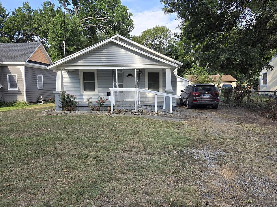 1st image of 713 N Georgia St