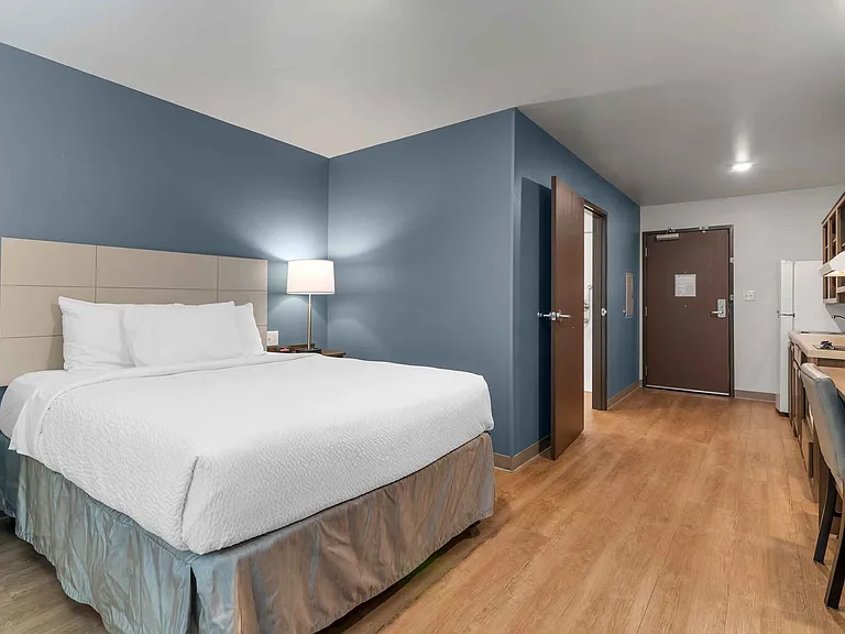 Studio Suite - 1 Queen Bed