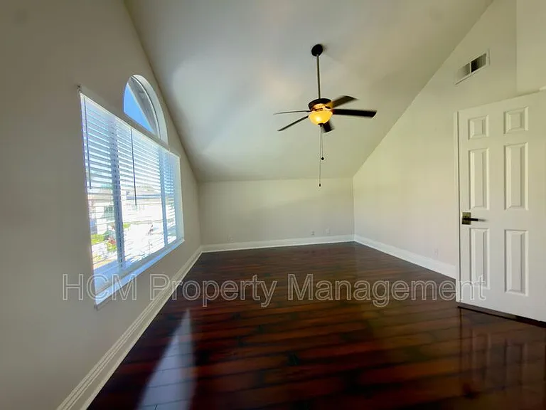26796 Baronet — Photo 18