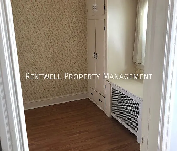 120 E Main St #9 — Photo 21