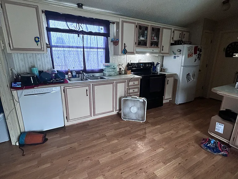 137 Curtis Ln — Photo 21