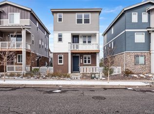 2372 S Scranton St, Aurora, CO 80014
