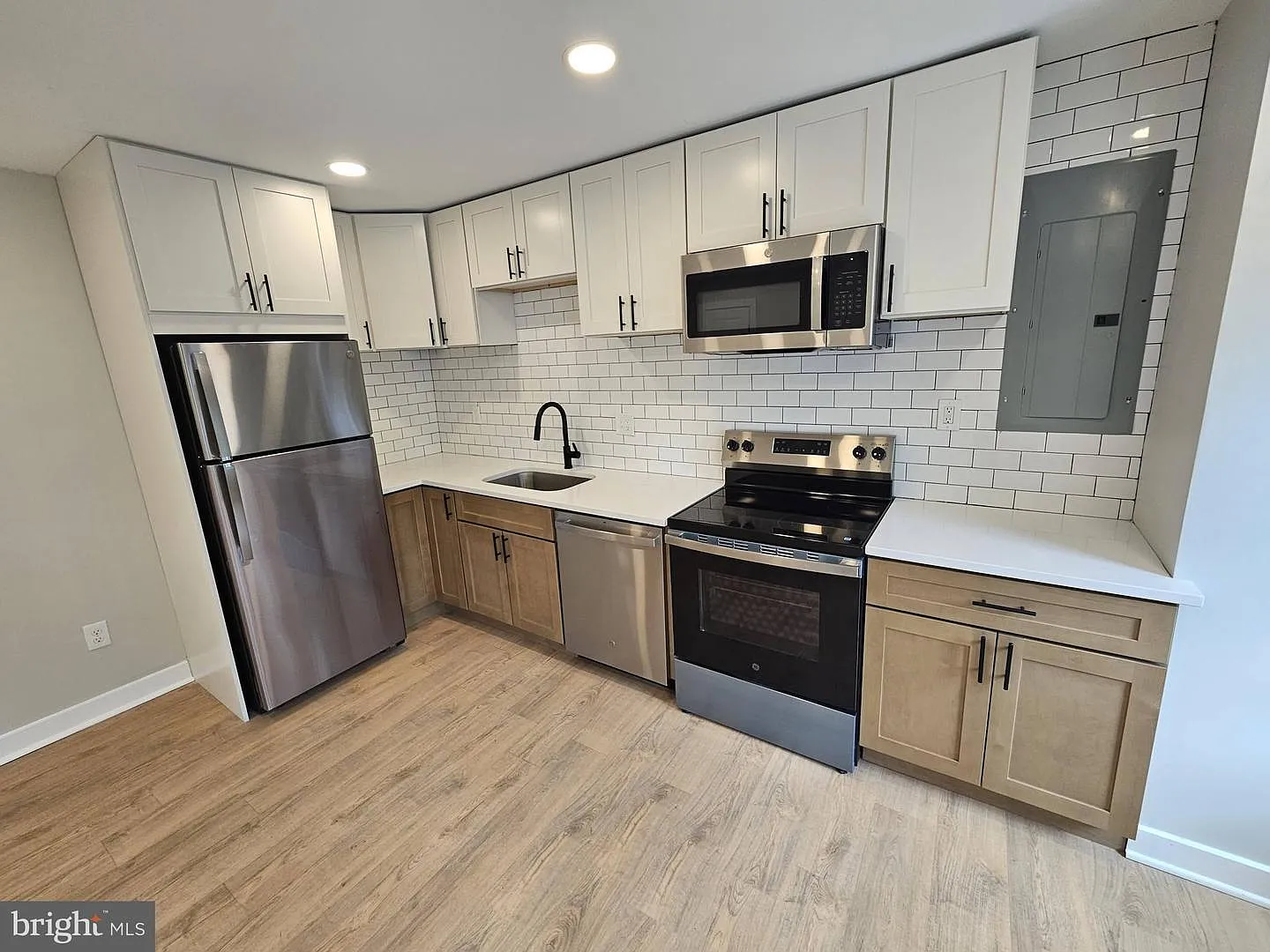 1 bed, 720 sqft, $1,850 — Photo 3