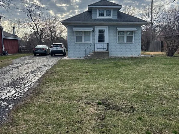 5600 Katrine Ave, Downers Grove, IL 60516