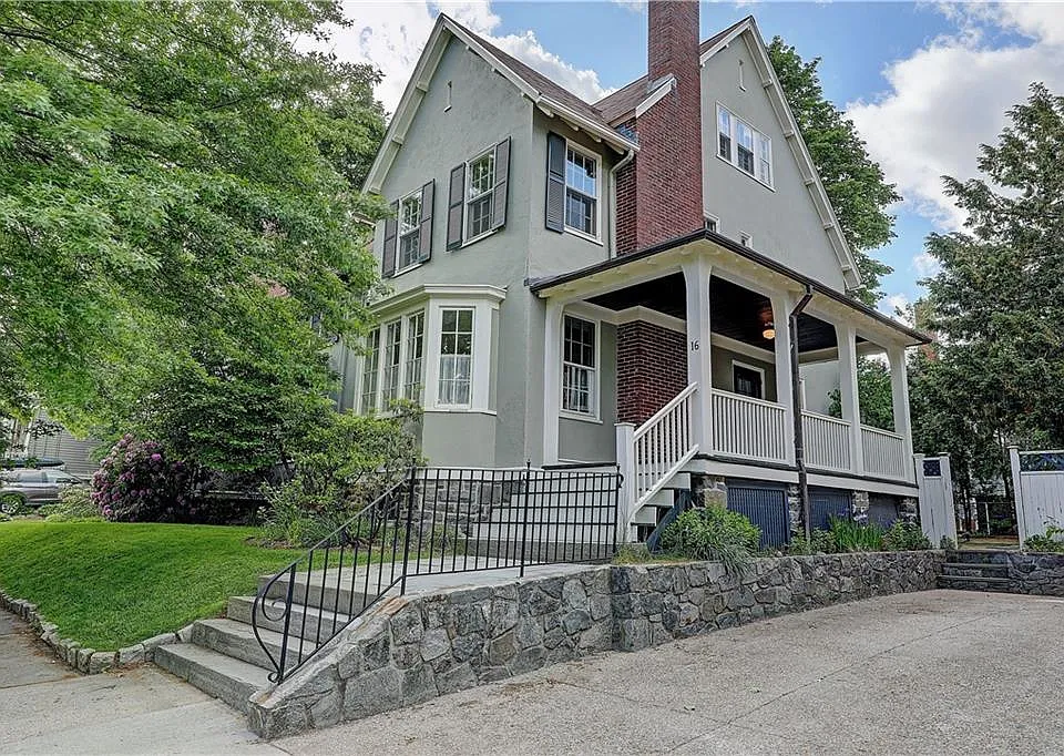 16 Elton St