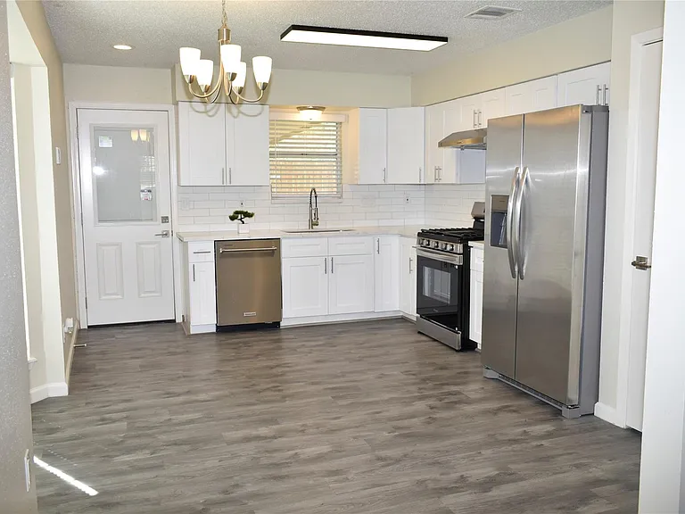 2511 Maple Tree Ct — Photo 8