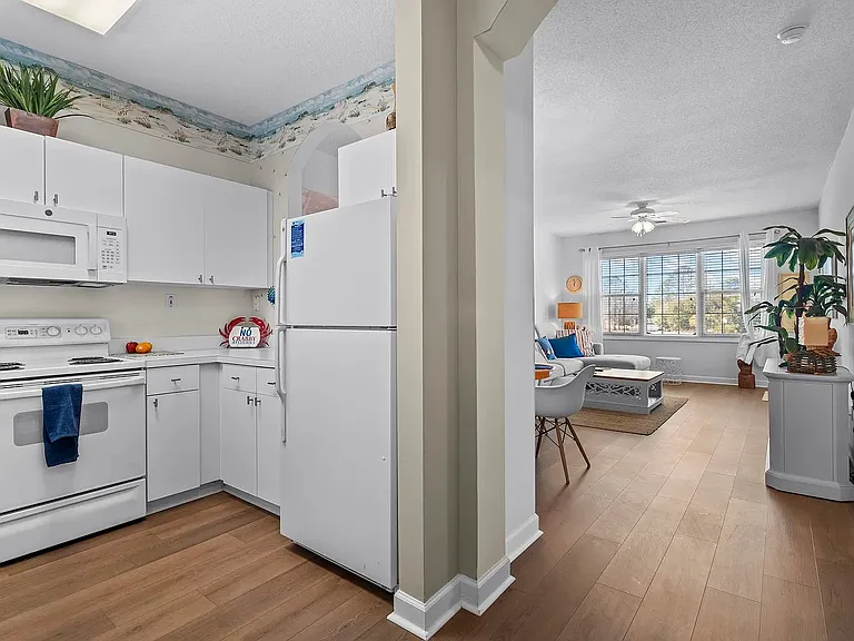 5751 Oyster Catcher Dr #124 — Photo 2