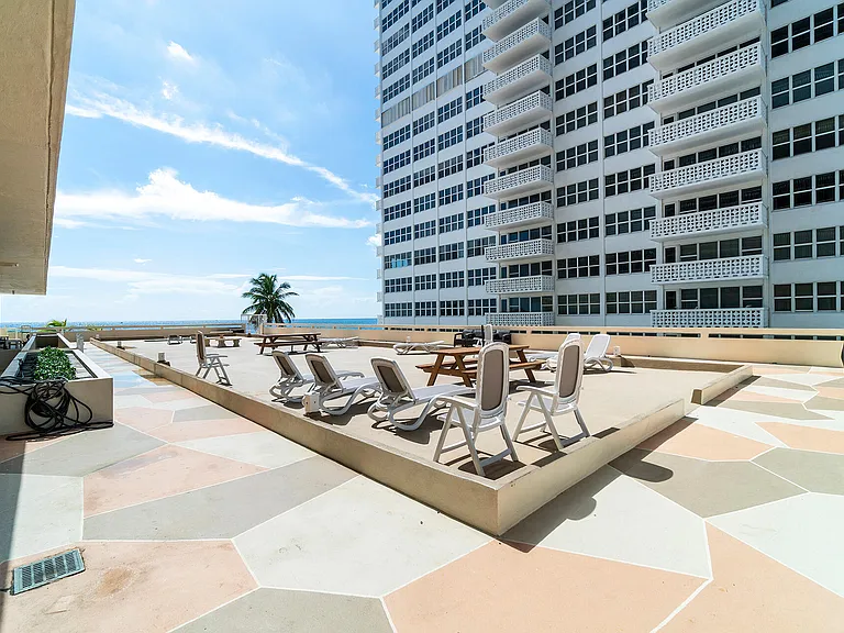 4020 Galt Ocean Dr #1807 — Photo 49
