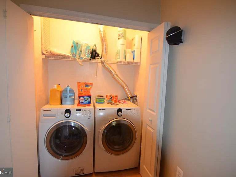 2946 Saxon Flowers Dr — Photo 35