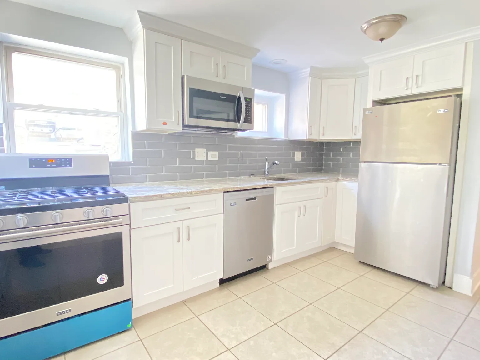 1 bed, 1.0 bath, $1,300 — Photo 4