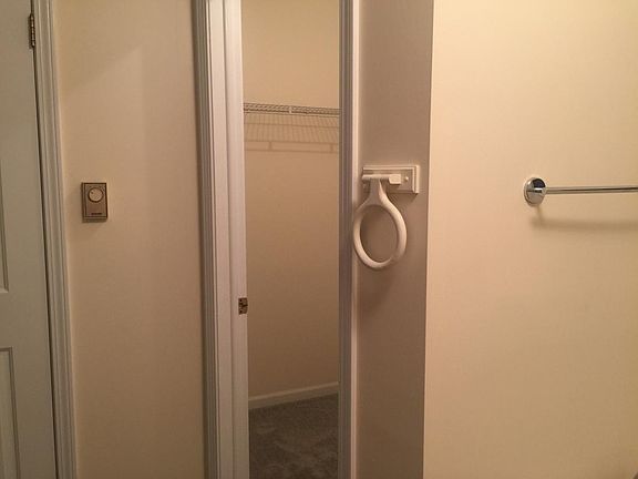 2nd master bedroom walk in closrt