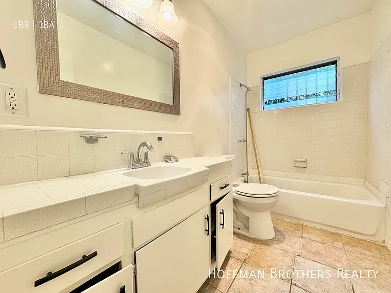 214 E Hazel St #2 — Photo 8