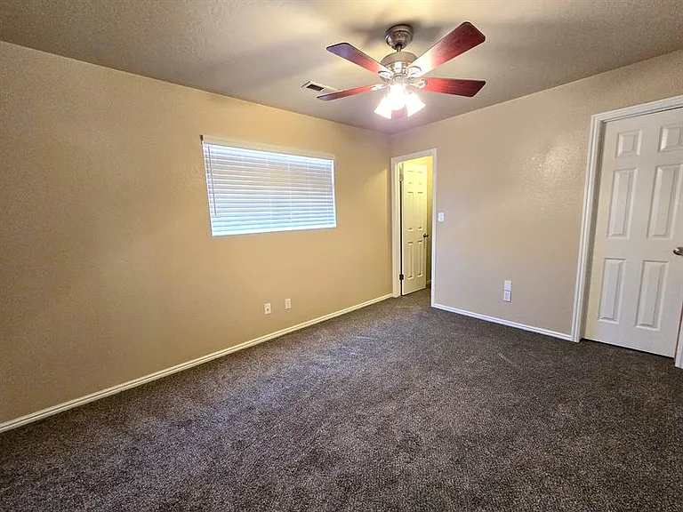 270 S Donlee Dr #10 — Photo 6