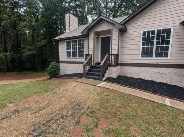 656 River Bend Dr, Jonesboro, GA 30238