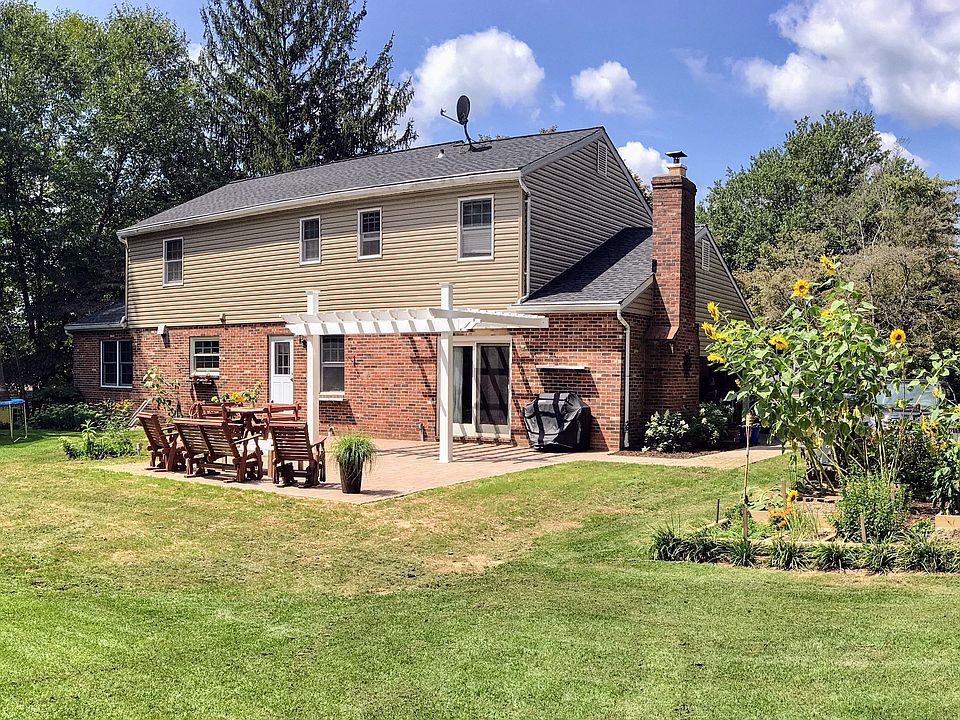 2nd image of 2051 Durham Rd