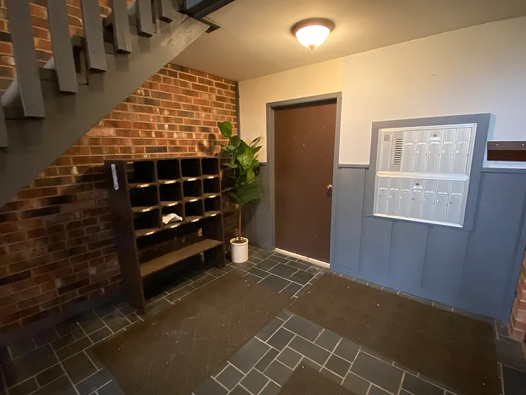 121 S Washington St #7 — Photo 9