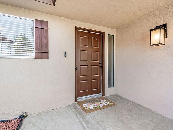 5th image of 3267 W Rialto Ave