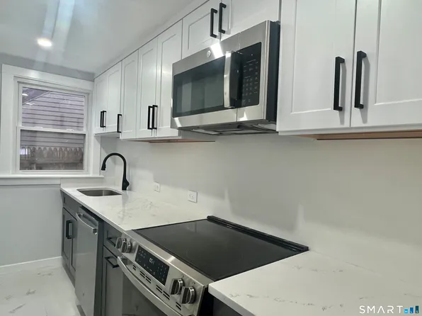 100 Holmes Ave #1, Darien, CT 06820