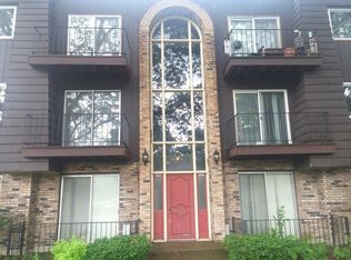 14501 Lamon Ave APT 201, Midlothian, IL 60445