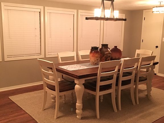 Dinning & door to patio