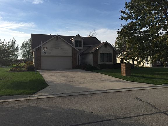 4th image of 446 Westwind Ct